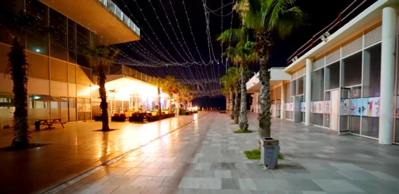Beachfront Studio Apartment Bat Yam 412 Екстер'єр фото