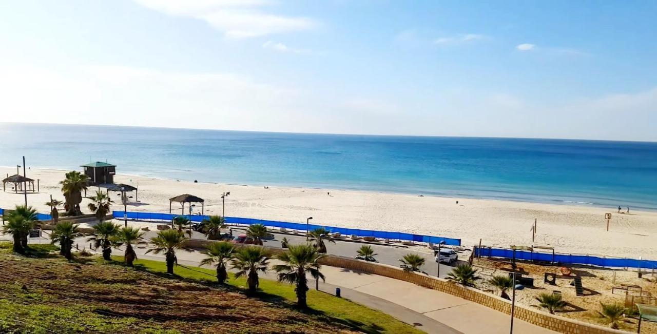 Beachfront Studio Apartment Bat Yam 412 Екстер'єр фото