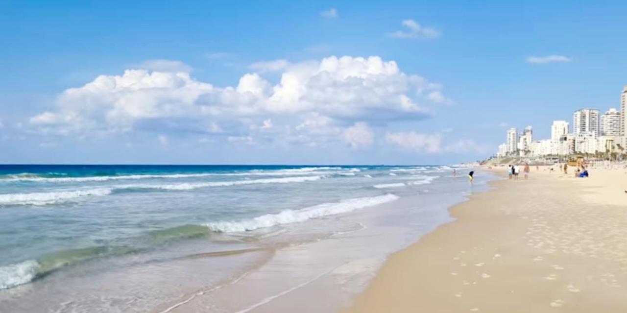 Beachfront Studio Apartment Bat Yam 412 Екстер'єр фото